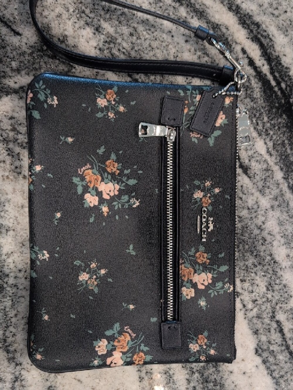 Coach Pink Gallery Leather Tote with Rose Bouquet Lining & Matching  Wristlet - Picture 10 of 13
